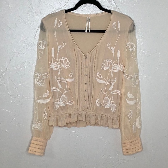 Anthropologie Tops - Anthropologie v neck embroidered shear sleeves elastic waist blouse size XS EUC